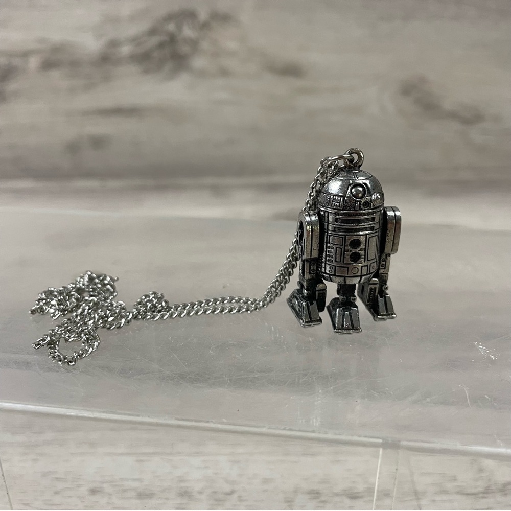 R2D2 Vintage Star Wars Necklace Enamel marked (c) 77 20th Century Fox